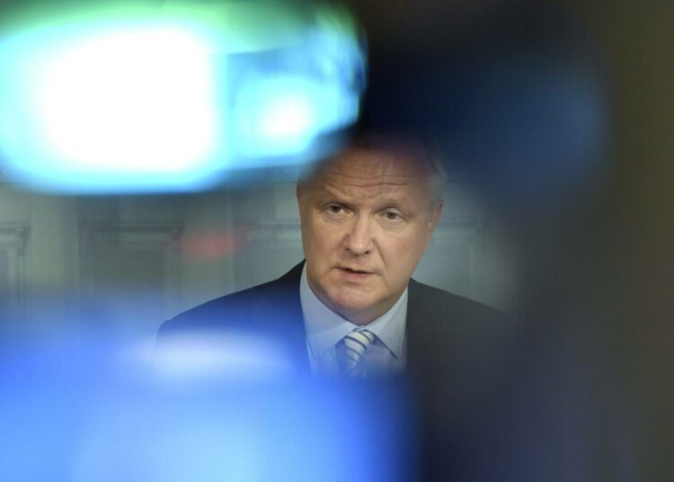 Olli Rehnin takki kääntyi Fennovoima-asiassa alle vuodessa totaalisesti ympäri.