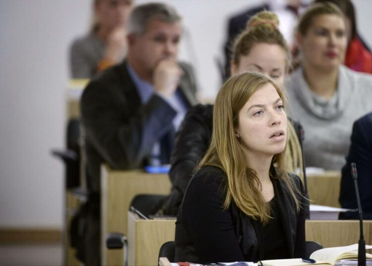 Li Andersson tyrmää lukukausimaksut.