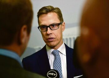 Taloustieteilijöitä on oikealla, vasemmalla, keskellä, ylhäällä ja alhaalla, sanoi valtiovarainministeri Alexander Stubb.