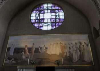 Kirjoittaja kysyy, olisiko luterilaisella kirkolla syytä sanoutua irti Lutherin opeista ja koko miekkosesta, jos kirkko aikoo jatkossa kannattaa ja julistaa rakkauden ja armon sanomaa?