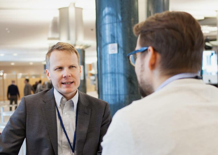 – Olemme täällä suomalaisen palkansaajan asialla, FinUnionsin johtaja Pekka Ristelä toteaa.