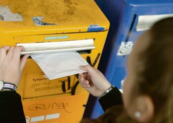 Jostain syystä Posti ei tahdo kelvata nykyiselle hallitukselle postioperaattoriksi, kirjoittaja ihmettelee.
