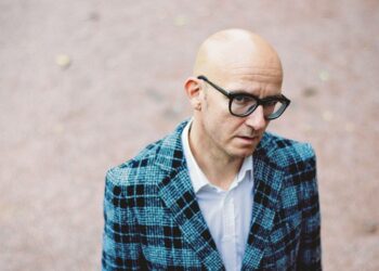 Uudella levyllään Samuli Putro kuvaa heikkoa ihmistä tutulla armollisuudella.