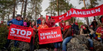 Red line -rajanvetotapahtumissa yhteen kokoontuneet paikalliset ja muut tukijat osoittivat, ettei Jäämeren rata ole tervetullut Saamenmaalle.