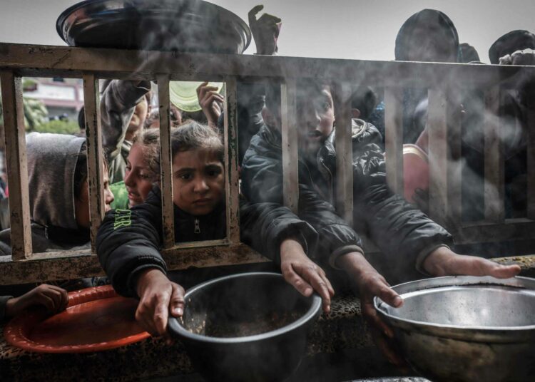 Palestiinlaiset ovat pitkälti ulkomaisen avun varassa muun muassa Rafahin kaupungissa Gazassa.