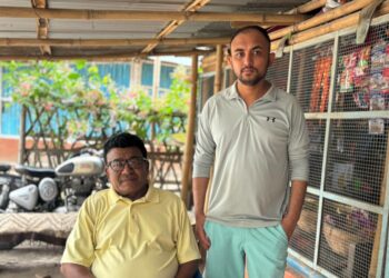 Yhdysvalloista karkotettu Aasis Subedi (oik.) ja isänsä Narayan Kumar Subedi, jonka vetoomus Nepalin korkeimpaan oikeutetun johti pojan vapauttamiseen.