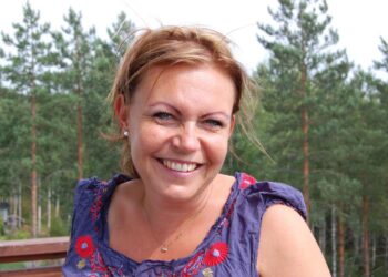 Ohjaaja Taava Hakala näkee asiat aina ensimmäisenä koomisina. Siksi Saraspään sotatarina miellytti häntä ensilukemalta.
