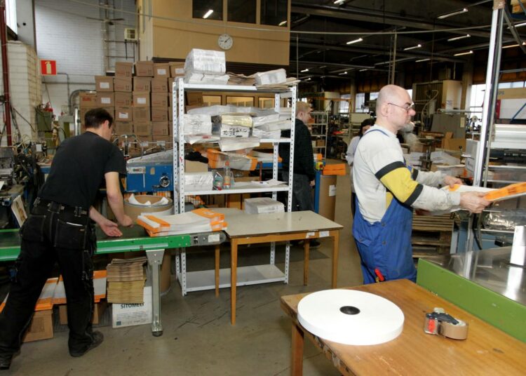 Pienillä työpaikoilla huolehditaan työkyvyn ylläpidosta suuria heikommin. Niillä on myös muita harvemmin oma työterveyshuolto.