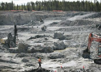 Kaivosalalla on Suomessa ollut viime aikoina ongelmia muuallakin kuin Talvivaarassa. Ympäristöjärjestöt julkistivat torstaina Dragon Miningin kultakaivoksia koskevan raportin ja Nordic Miningin Raahen kultakaivoksen (kuvassa) päästöt ovat syyteharkinnassa.