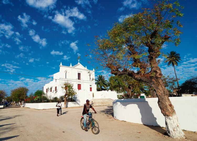 Siirtomaa-ajan arkkitehtuuria on vielä näkyvissä monin paikoin Portugalin entisissä Afrikan siirtomaissa. Kuva Mosambikin Ilha de Moçambiquesta.