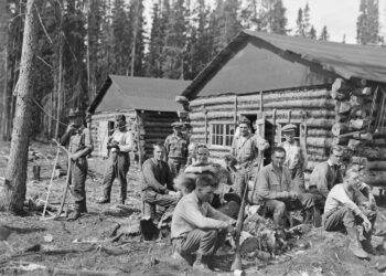 Kanadansuomalaisia metsätyömiehiä 1927.