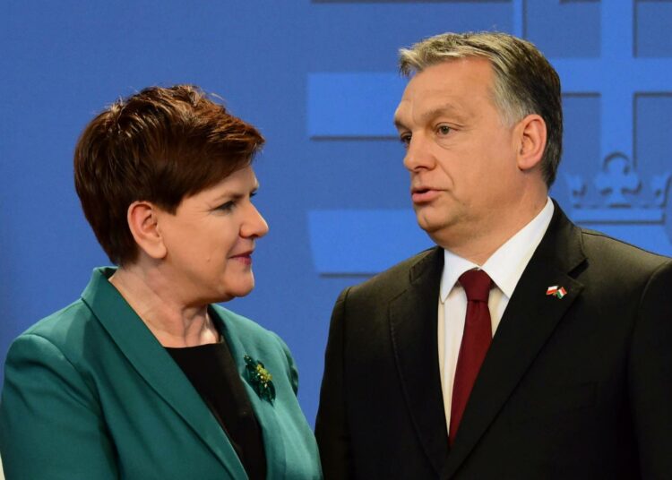 Puolan ja Unkarin pääministerit Beata Szydlo ja Viktor Orbán tapaamisessaan viime viikolla Budapestissa.