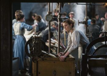 Maud (Carey Mulligan) on miehensä tavoin pesulan työntekijä.