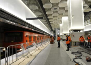 Espoon Tapiolan metroasema avautuu joskus.
