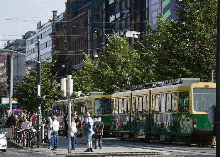 Kouluterveyskysely vuodelta 2013 kertoo, että 8.–9.-luokkalaisista tytöistä yli 60 prosenttia, pojista lähes puolet ja transnuorista yli 80 prosenttia on kokenut seksuaalista häirintää.