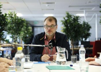 Pääministeri Juha Sipilä vakuutti pääministerin haastattelutunnilla yhteistyöhaluaan työmarkkinaosapuolten kanssa ja korosti yhteistyön merkitystä.