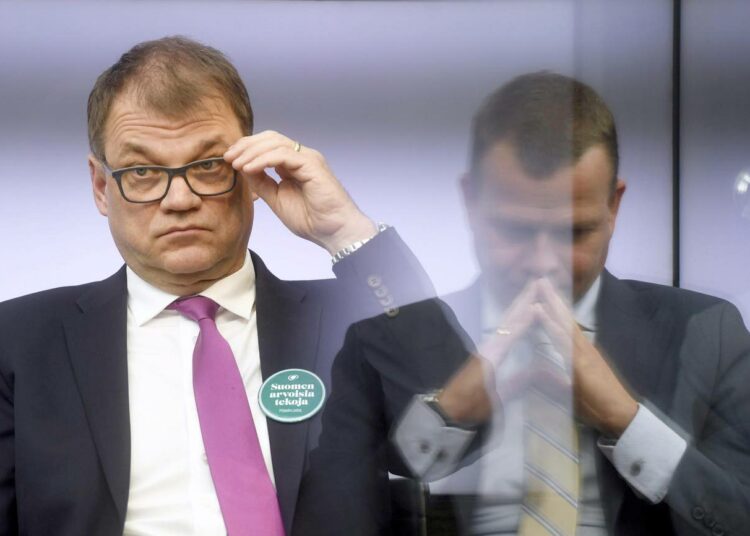 Lehmänkauppojen päällepäsmärit keskustan Juha Sipilä ja kokoomuksen Petteri Orpo.