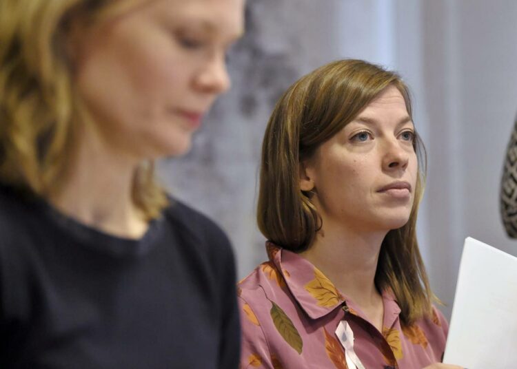 Opetusministeri Li Andersson (oik.) ja tiede- ja kulttuuriministeri Hanna Kosonen pitivät mediatapaamisen keskiviikkona.