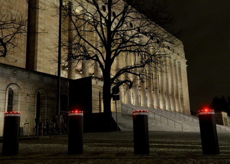 Luottamus Suomen poliittiseen järjestelmään on vajonnut pohjamutaan tämän hallituksen aikana.