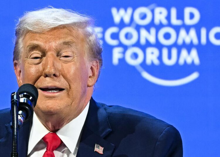 Donald Trump piti puheen Maailman talousfoorumissa keskiviikkona.