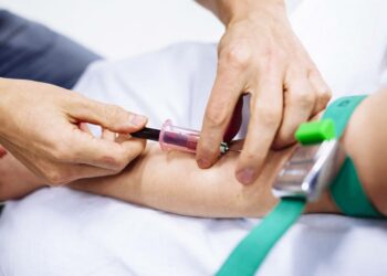 JHL:n toimialajohtaja Teija Asara-Laaksosen mukaan julkisissa sosiaali- ja terveyspalveluissa vuorotteluvapaan käyttö vaikeutuu merkittävästi, sillä sijaispulaa on jo muutenkin.