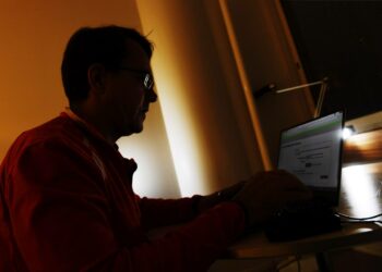Työaikojen seurannasta ei uskalleta vieläkään luopua, vaikka työn sisällöt ovat muuttuneet.