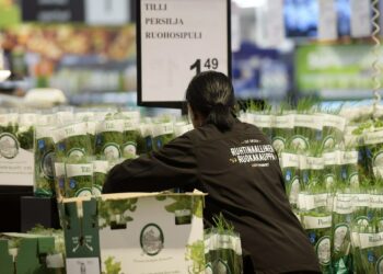 Palvelualoilla työskentelevillä osa-aikaiset työsuhteet ovat yleisiä.