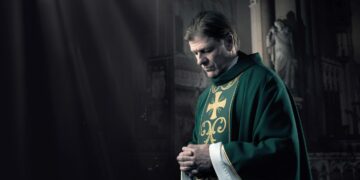 Pohjoisenglantilaiseen kaupunkiin sijoittuvan uuden sarjan päähenkilönä on isä Michael Kerrigan (Sean Bean).
