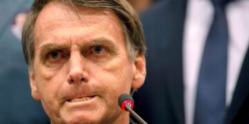 Äärioikeiston Jair Bolsonaro saa liikemiesten ja vaikutusvaltaisen agrobisneksen tuen.