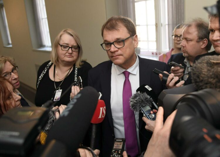 Juha Sipilä kertoi suunnitelmistaan saapuessaan keskustan eduskuntaryhmän järjestäytymiskokoukseen tiistaina.