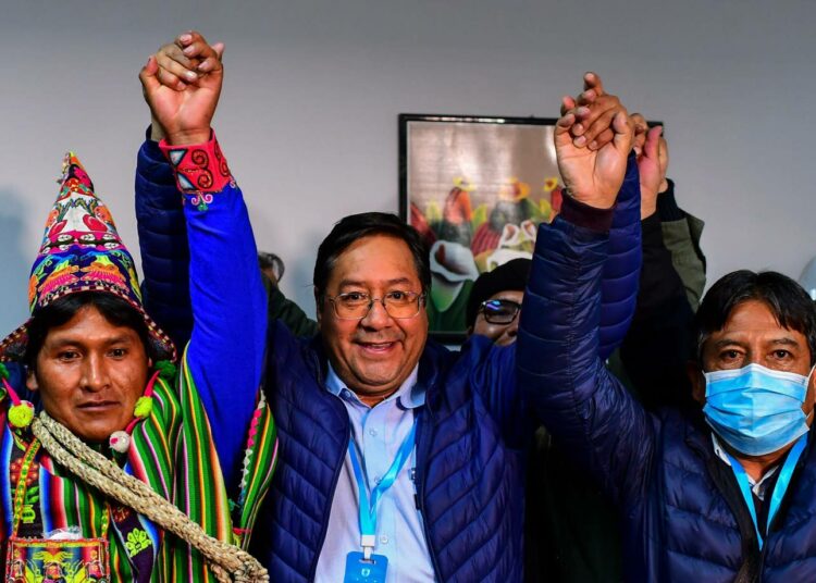 Sosialistiliikkeen ehdokas Luis Arce näyttää tulleen valituksi Bolivian presidentiksi jo vaalin ensimmäisellä kierroksella.