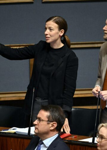 Vasemmistoliiton puheenjohtaja Li Andersson ja eduskuntaryhmän puheenjohtaja Jussi Saramo.