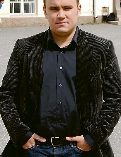 Johannes Yrttiahon mukaan opetustunnit vähenevät lomautusten vuoksi.