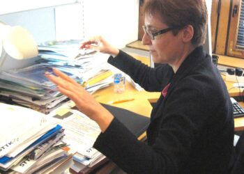 Anja Lahermaa vaatii, että tasa-arvolakiin kirjataan tarkemmat ohjeet palkkakartoituksesta.