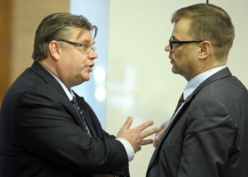 Keskusta koetaan miellyttäväksi, Perussuomalaiset epämiellyttäväksi. Kuvassa puheenjohtajat Timo Soini (ps.) ja Juha Sipilä (kesk.).