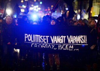 Viime lauantaina Helsingissä järjestetty mielenosoitus vaati Venäjän poliittisia vankeja vapaaksi.