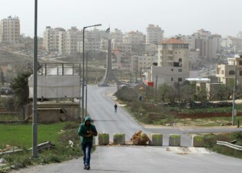 Israelin armeija sulki maaliskuun alussa betonilohkareilla tien Ramallahista al-Jalazounin pakolaisleirille.