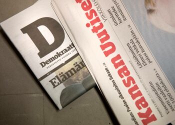 Työväenlehtien ei professori Esa Väliverrosen mukaan kannata ryhtyä puolueiden äänitorviksi.
