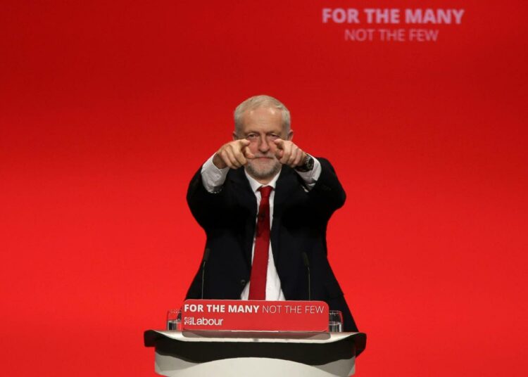 Kirjoittajan mukaan sosialismilla näyttäisi olevan maailmalla kysyntää. Muun muassa Jeremy Corbynin (kuva) johtaman Britannian työväenpuolueen, Labourin, kannatus on ollut nousukiidossa.