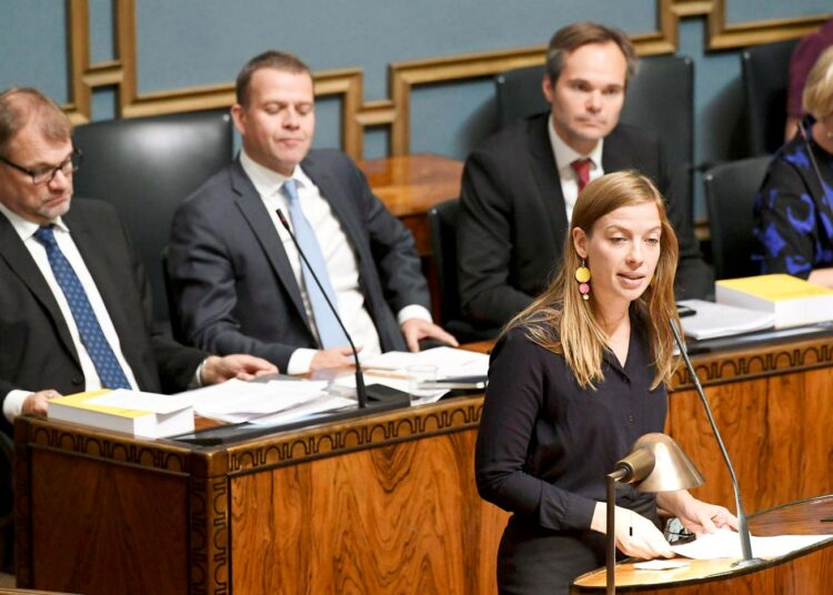 Puheenjohtaja Li Andersson piti vasemmistoliiton ryhmäpuheenvuoron budjettikäsittelyssä.