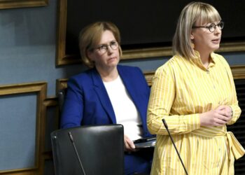 Sosiaali- ja terveysministeri Aino-Kaisa Pekonen sekä työministeri Tuula Haatainen ovat mahdollisesti altistuneet koronavirukselle.