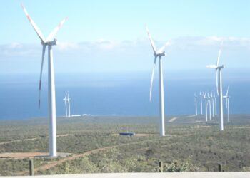 Canelan tuulipuiston myllyt ovat 112 metriä korkeita ja tuottavat 18,15 megawattia sähköä.