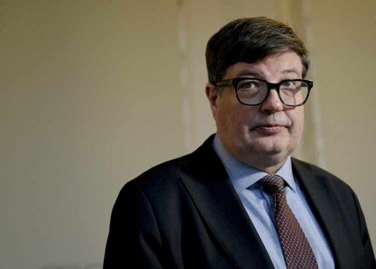 Työministeri Arto Satonen (kok) oli julkisesti luvannut, että jos lakot eivät jatku, voidaan paikallisen sopimisen kokonaisuudesta neuvotella. Neuvotteluista ei kuitenkaan ole tietoakaan.