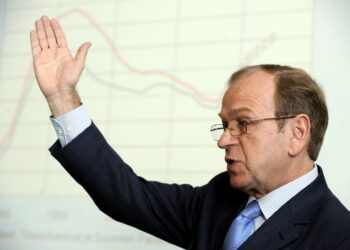 Suomen Pankin pääjohtaja Erkki Liikanen.