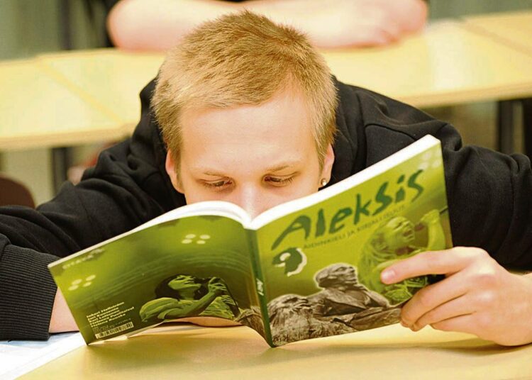 Kirjoittajan mukaan peruskoulusta tulee ulos valmiiksi epätasa-arvoisessa asemassa olevia nuoria.