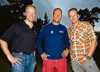 Kolmikko Timo Kopra (vas.), Thomas Johanson ja Veikka Gustafsson.