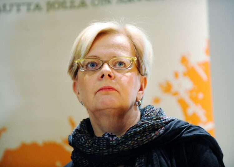 Vasemmistoliiton puoluesihteeri Sirpa Puhakka.