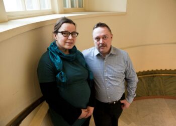 Työsuojeluvaltuutettu Pirjo Perkiökangas ja pääluottamusmies Jari Renlund näkevät eläkejärjestelmän suureksi ongelmaksi sen, että siinä ei oteta huomioon työn raskautta.