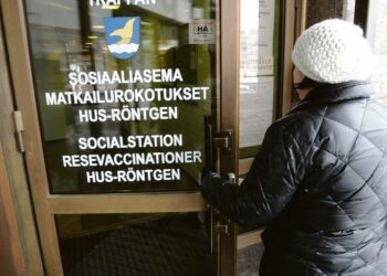 Pääkaupunkiseudulle tarvittaisiin puolen tusinaa täyden palvelun sosiaali- ja terveysasemaa. Kuvassa Vantaan sosiaaliasema Tikkurilassa.