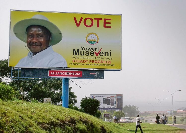 Presidentti Yoweri Musevenin vaalimainos Entebbessä.
